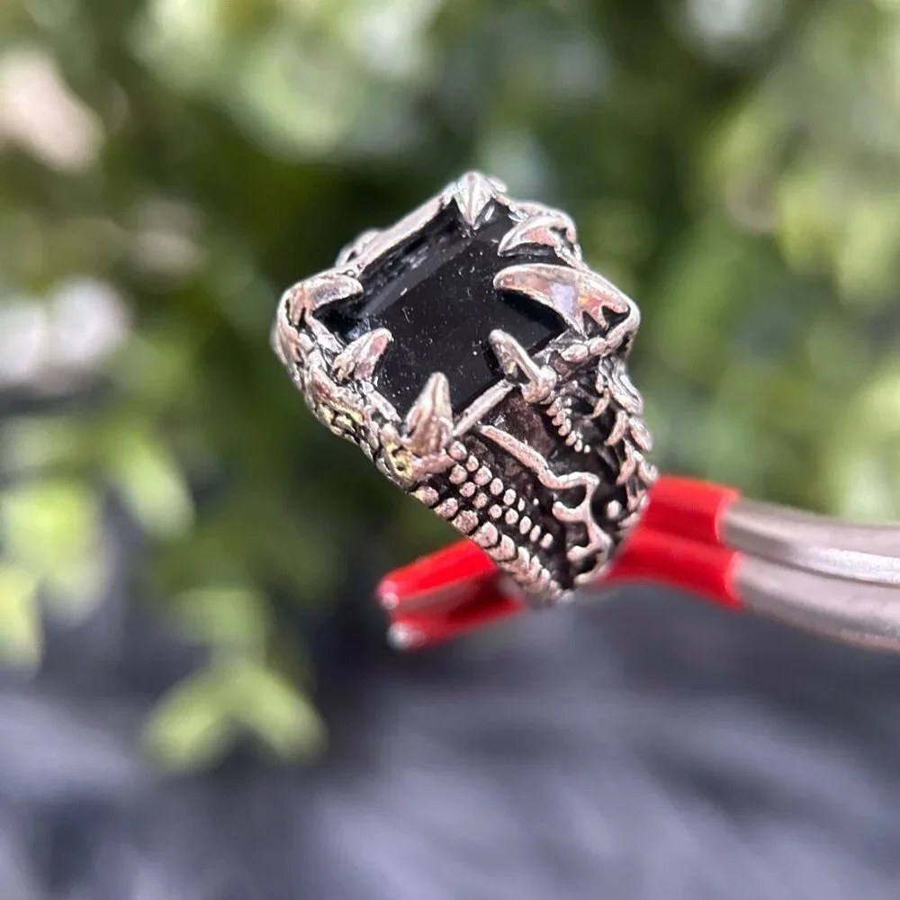 Silver‎ Clawed Black Stone Ring
